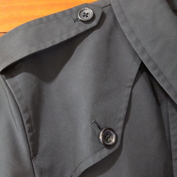 Sanyo Vintage Black Belted Trench Coat Hidden Buttons Vented Size 38R - Picture 6 of 16